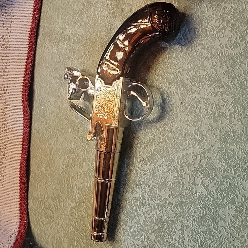 Avon pistol